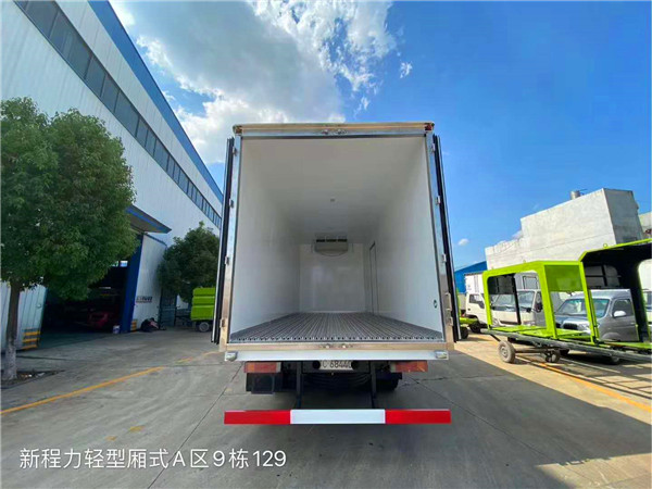 東風天錦國六6.8米冷藏車